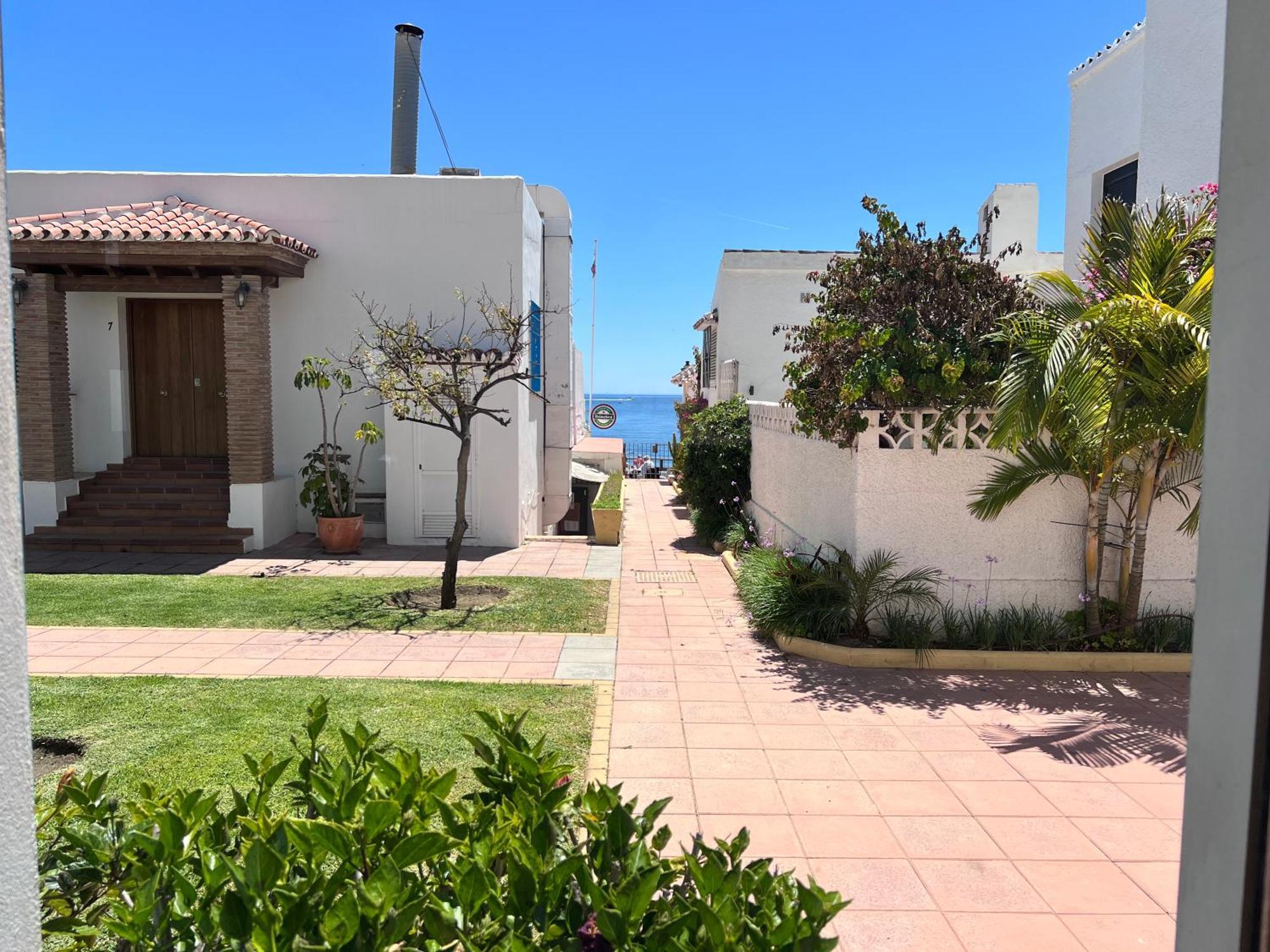 Pirata Bungalow Sea Front Estepona Esterno foto